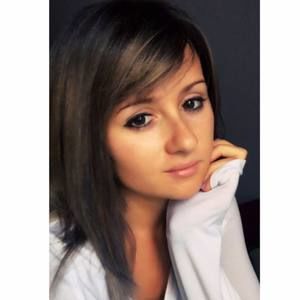 Meet your Posher, Adina